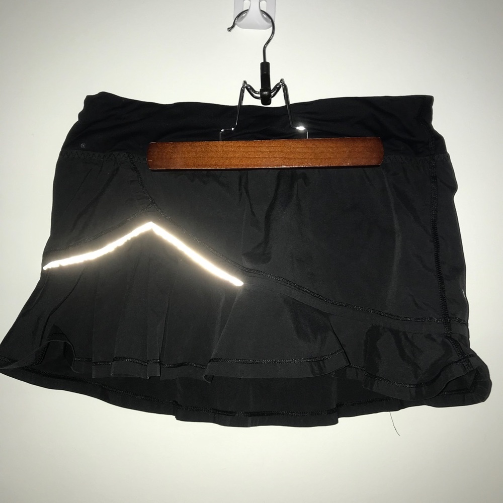 Lululemon black skirt